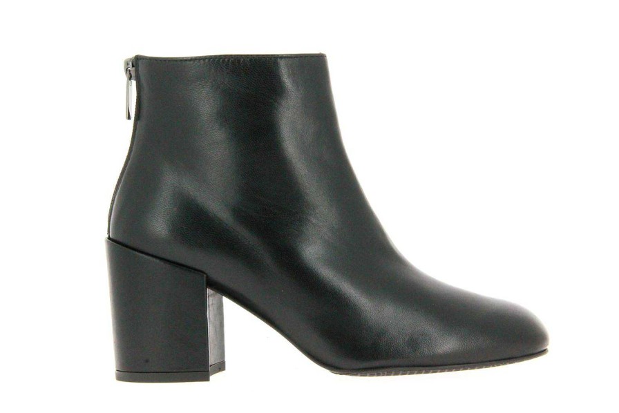 Ankle Boots | Stuart Weitzman Stuart Weitzman Ankle Boots Bacari Nappa Black